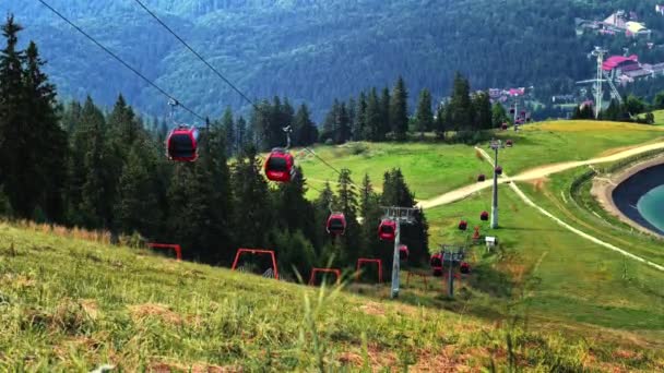 Poiana Brasov Romania Agosto 2023 Vista Teleféricos Móviles Cima Montaña — Vídeos de Stock