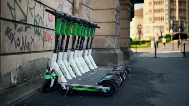 Brasov Roumanie Août 2023 Vue Une Rangée Scooters Électriques Partager — Video