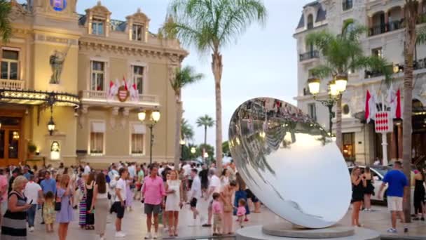 Monaco Monaco Ağustos 2023 Monte Carlo Kumarhanesi Nin Önündeki Birçok — Stok video