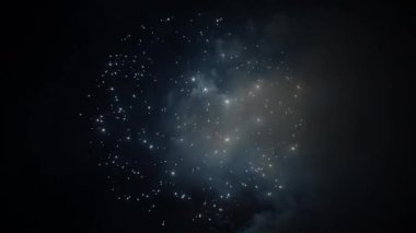 Fransa 'daki Cannes Havai fişek Festivali' nde havai fişek gösterisi