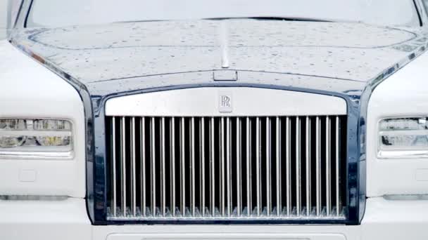 Cannes Frankrijk September 2023 Vooraanzicht Van Een Geparkeerde Rolls Royce — Stockvideo