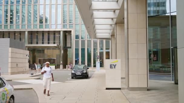 Londen Verenigd Koninkrijk September 2023 Straatlandschap Van Wijk Canary Wharf — Stockvideo