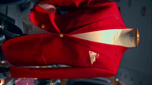 캔네스 프랑스 2023년 21일 고전적인 양복의 — 비디오