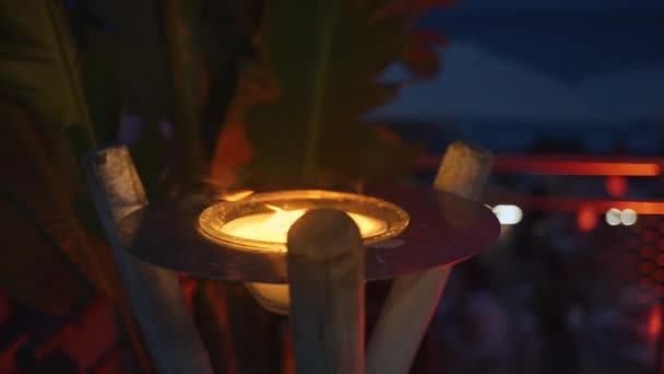 Nahaufnahme Einer Brennenden Kerze Der Uferstraße Von Cannes Frankreich — Stockvideo
