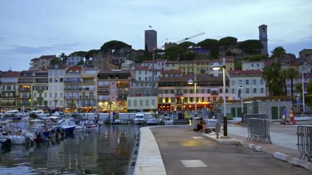Cannes Frankrijk September 2023 Zicht Zeehaven Met Meerdere Aangemeerde Jachten — Stockvideo
