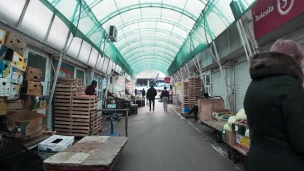 Chisinau Moldavia Noviembre 2023 Las Personas Mercado Central Compras Abiertas — Vídeos de Stock