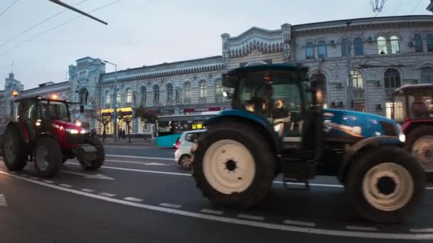 Chisinau Moldova November 2023 Tractors Rows Waiting Street Municipality Town — 图库视频影像