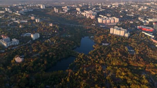 Вид Парк Роуз Веллі Кишиневі Сході Сонця Осінній Сезон Молдови — стокове відео