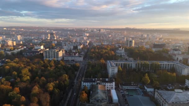 Вид Воздуха Центр Кишинева Рождественским Собором Триумфальной Аркой Молдова — стоковое видео