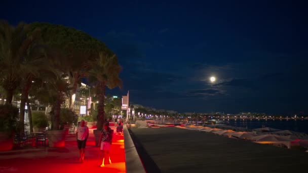 Cannes Francia Septiembre 2023 Caminando Por Bulevar Croisette Por Noche — Vídeo de stock