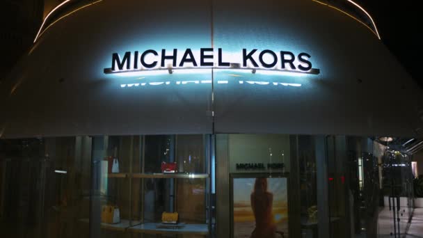 Cannes França Setembro 2023 Loja Marca Luxo Michael Kors Noite — Vídeo de Stock