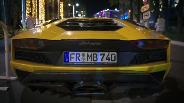 Cannes Francia Septiembre 2023 Parachoques Trasero Lamborghini Amarillo Centro Ciudad — Vídeos de Stock
