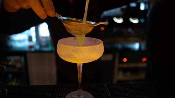 Barman Pouring Green Alcohol Cocktail Bar Neon Lights Night — Stock Video