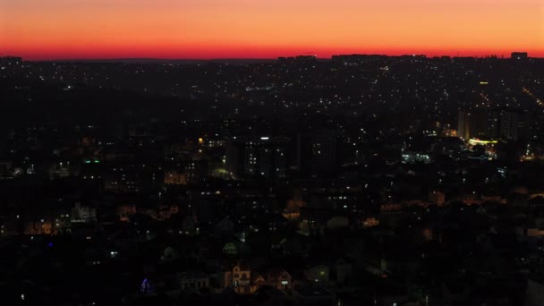 Αεροφωτογραφία Drone Της Πόλης Chisinau Στο Ηλιοβασίλεμα Μπλε Ώρα Κόκκινο — Αρχείο Βίντεο