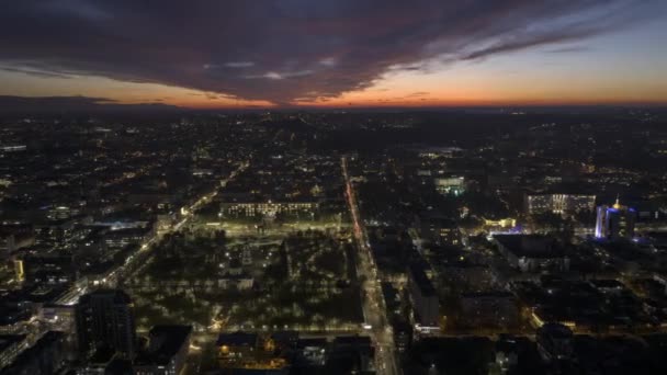 Drohnen Überfliegen Die Stadt Chisinau Der Nacht Moldawien — Stockvideo