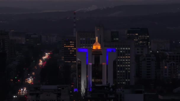 Lotu Drona Widok Centrum Kiszyniów Budynku Prezydencji Nocy Elektrownia Cieplna — Wideo stockowe
