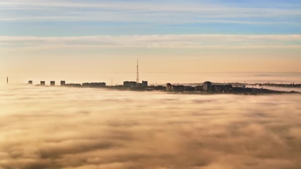 Vista Aérea Drone Horizonte Cidade Chisinau Com Nevoeiro Nascer Sol — Vídeo de Stock