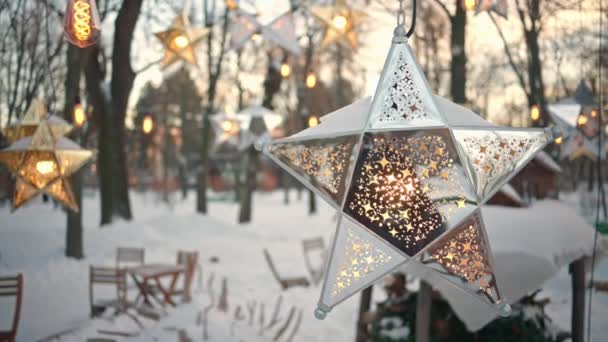 Karácsonyi Dekorációk Csillagokkal Narancssárga Fénnyel — Stock videók