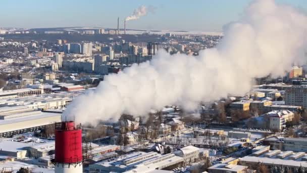 Vista Aérea Una Central Térmica Funcionamiento Ciudad Chisinau Cubierta Nieve — Vídeo de stock