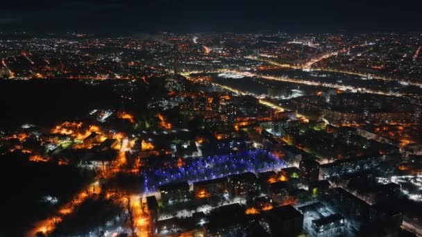 Drohnenaufnahme Der Stadt Chisinau Die Nachts Mit Schnee Bedeckt Ist — Stockvideo
