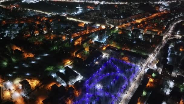 Drohnenaufnahme Der Stadt Chisinau Die Nachts Mit Schnee Bedeckt Ist — Stockvideo