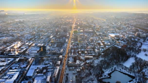 Вид Повітряного Безпілотника Місто Вкритий Снігом Схід Сонця Взимку Кишиневі — стокове відео