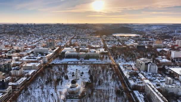 Veduta Aerea Drone Del Centro Chisinau Coperto Neve Tramonto Inverno — Video Stock