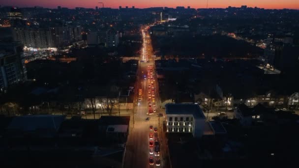 Αεροφωτογραφία Drone Της Πόλης Chisinau Κίνηση Της Κυκλοφορίας Στο Ηλιοβασίλεμα — Αρχείο Βίντεο