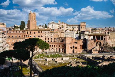 Roma Forumu 'nda önemli antik hükümet binalarının kalıntıları var. Roma, İtalya