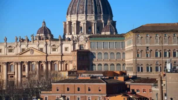 Távolból Rálátni Vatikánra Szent Péter Bazilika Naplementekor Nagyítás Folyamatban Róma — Stock videók