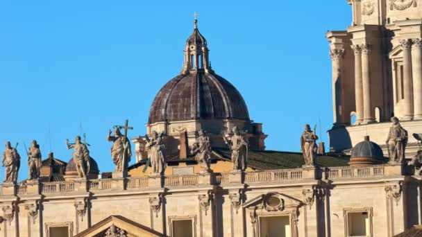 Statyer Peterskyrkan Vid Solnedgången Rom Italien — Stockvideo