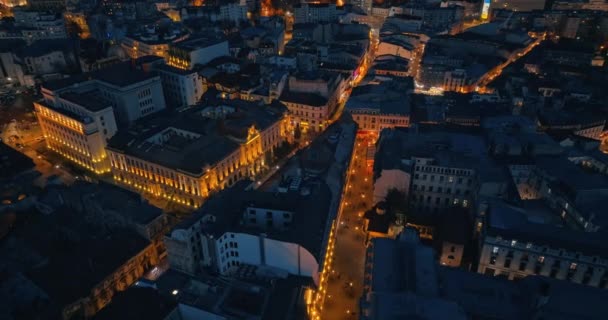 Lucht Drone Uitzicht Wandelende Mensen Tussen Oude Historische Gebouwen Commerciële — Stockvideo
