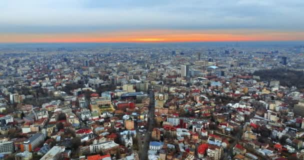 Flygdrönare Utsikt Över Bukarest Stadsbilden Vid Solnedgången Blå Timme Rumänien — Stockvideo