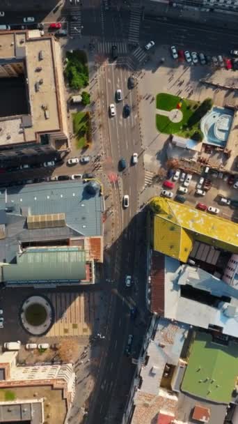 Drone Aéreo Vertical Vista Superior Centro Cidade Com Tráfego Movimento — Vídeo de Stock