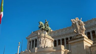Roma, İtalya - 15 Şubat 2024: Anavatan Sunağı, Victor Emmanuel Anıtı II
