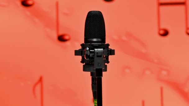 Primo Piano Del Microfono Sfondo Rosso Sul Backstage Televisore — Video Stock