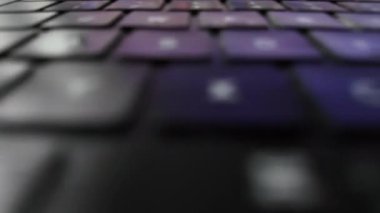 Laptop klavye yakın plan, bulanık detaylar