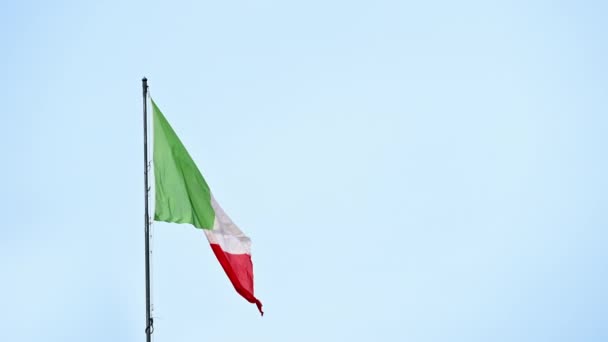 Flaga Włoch Machająca Tle Błękitnego Nieba Rzymie Włochy — Wideo stockowe