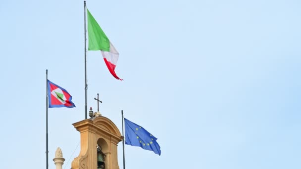 Bandeiras Itália União Europeia Pendente Presidencial Italiana Acenando Lado Fora — Vídeo de Stock