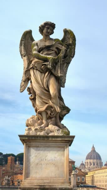 Μαρμάρινο Άγαλμα Αγγέλου Στη Γέφυρα Του Αγίου Αγγέλου Στη Ρώμη — Αρχείο Βίντεο
