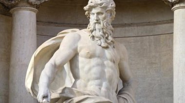 Roma, İtalya - 16 Şubat 2024: Trevi Çeşmesinin ön görüntüsü