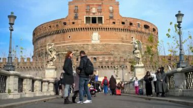 Roma, İtalya - 16 Şubat 2024: Caddeden Castel Sant 'Angelo' nun önü