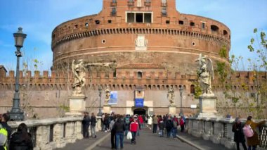 Roma, İtalya - 16 Şubat 2024: Caddeden Castel Sant 'Angelo' nun önü