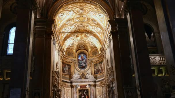 Roma Italia Febrero 2024 Interior Basílica Santa Maria Dell Anima — Vídeo de stock
