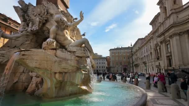 Ρώμη Ιταλία Φεβρουαρίου 2024 Βρύση Των Τεσσάρων Ποταμών Στην Πλατεία — Αρχείο Βίντεο
