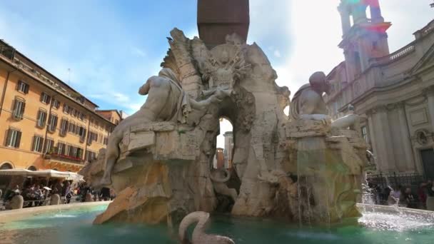 Ρώμη Ιταλία Φεβρουαρίου 2024 Βρύση Των Τεσσάρων Ποταμών Στην Πλατεία — Αρχείο Βίντεο