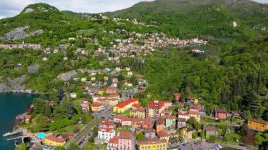 İtalya 'daki Como Gölü yakınlarındaki Varenna köyünün havadan görünüşü