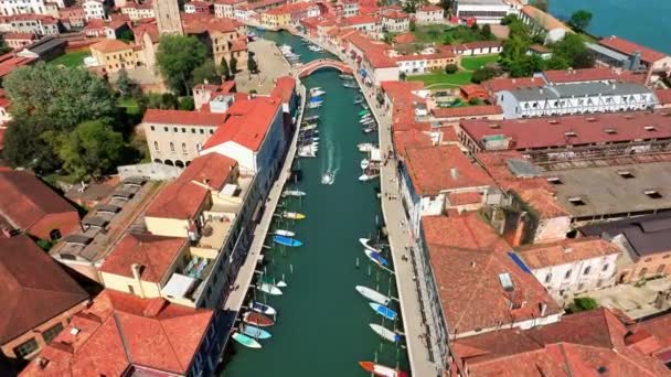 Boats Canal Surrounding Ponte Mezo Bridge Murano Venice Italy — Stok video