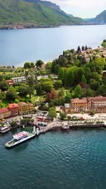 İtalya, Como Gölü yakınlarındaki Bellagio köyünün insansız hava aracı görüntüsü. Dikey