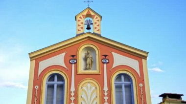 Fransa Villefranche sur Mer 'deki Chapelle Saint-Pierre' in ön manzarası